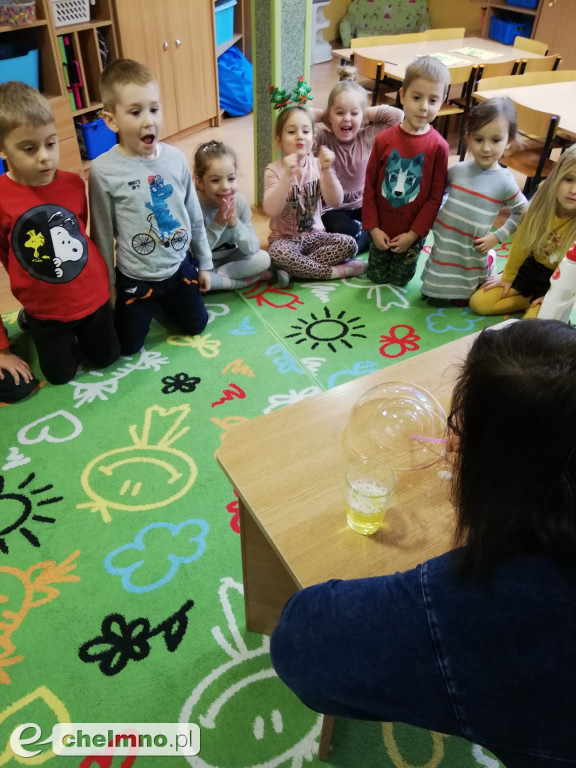 Przedszkolaki z Brzdąca eksperymentowały z bańkami