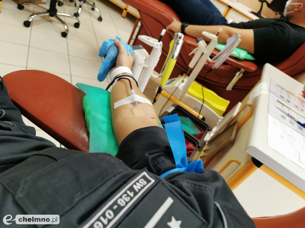 Przekazali czekolady dla DPS w Chełmnie