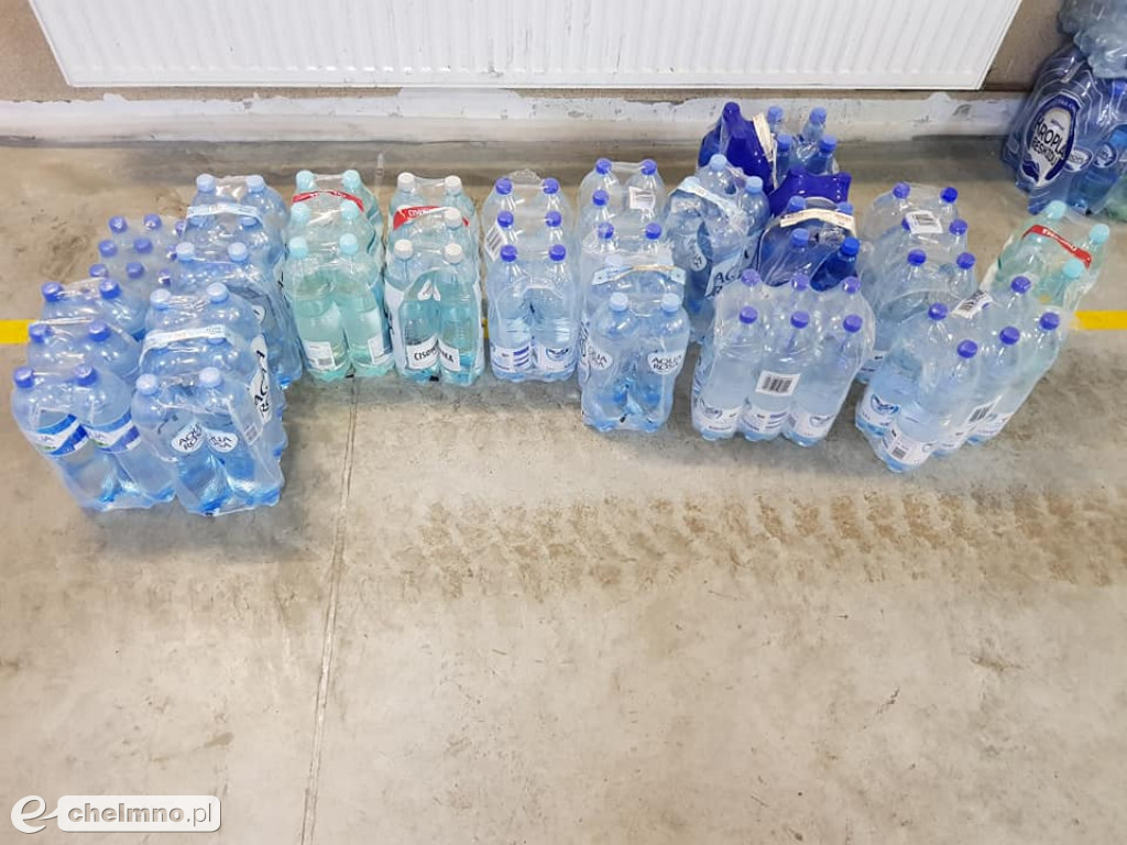 Druhowie z OSP Unisław obdarowali dzieci na Mikołaja