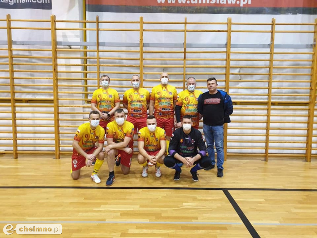 Druhowie z OSP Unisław obdarowali dzieci na Mikołaja