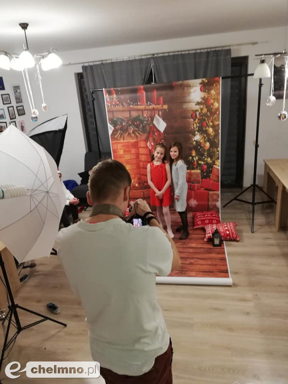 Świąteczna sesja fotograficzna w prezencie dla dzieci