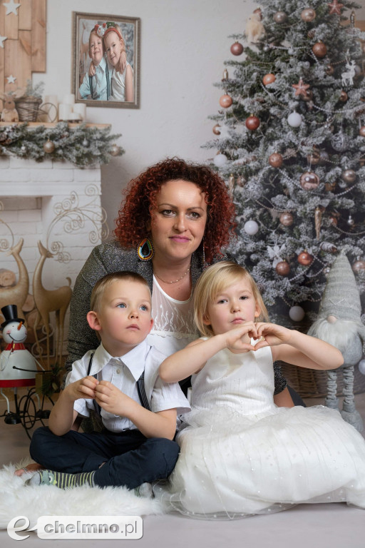Świąteczna sesja fotograficzna w prezencie dla dzieci