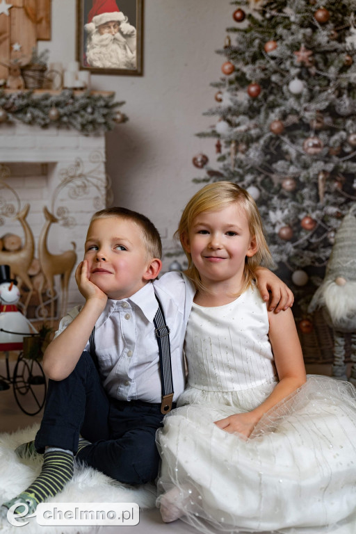 Świąteczna sesja fotograficzna w prezencie dla dzieci