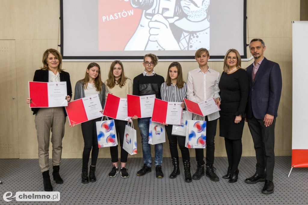 Rozstrzygnięty konkurs: Z kamerą wśród Piastów