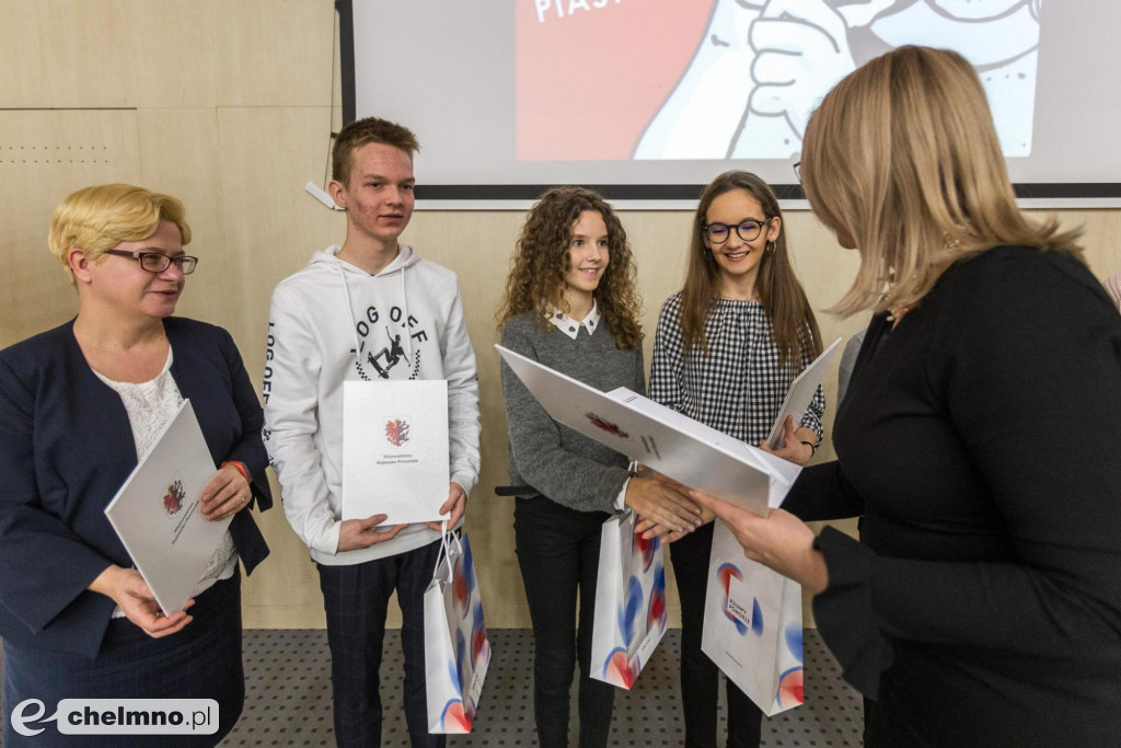 Rozstrzygnięty konkurs: Z kamerą wśród Piastów