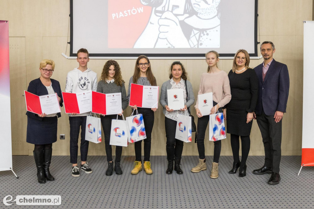Rozstrzygnięty konkurs: Z kamerą wśród Piastów