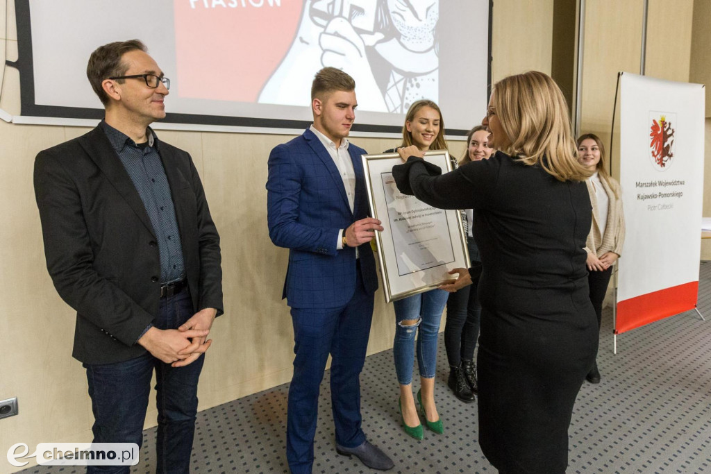 Rozstrzygnięty konkurs: Z kamerą wśród Piastów