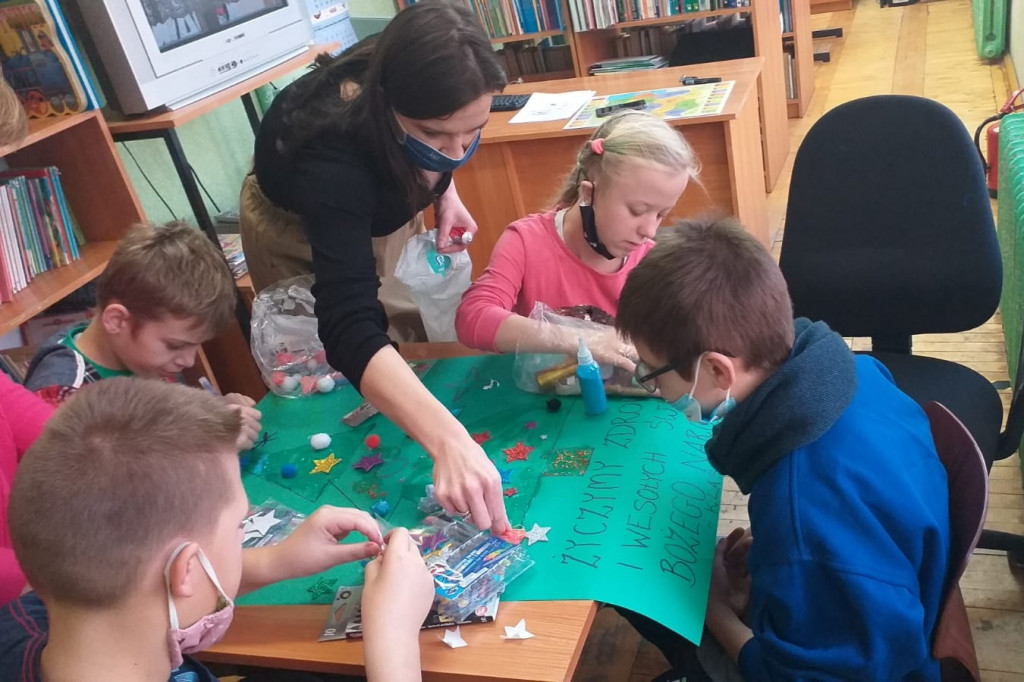 Przygotowali wielką kartkę świąteczną