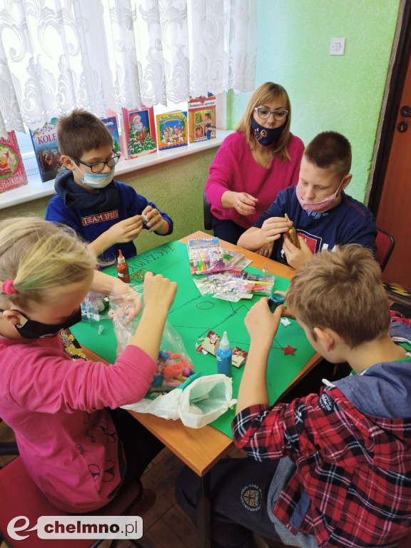 Przygotowali wielką kartkę świąteczną