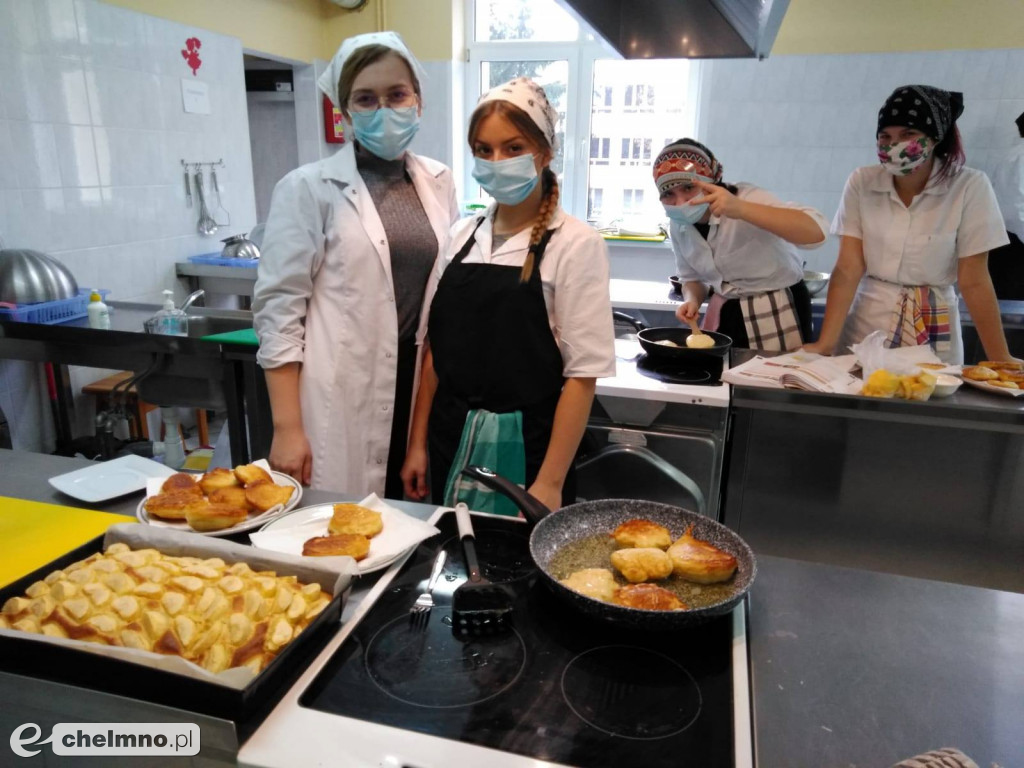 Uczniowie z Grubna na zajęciach praktycznych