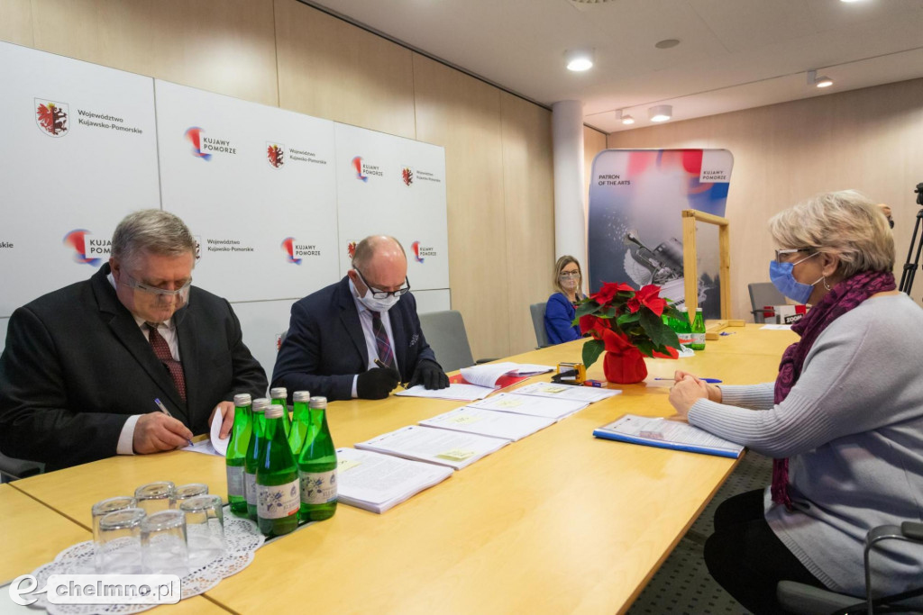 Pierwsze umowy o wsparcie dla gastro i fit podpisane