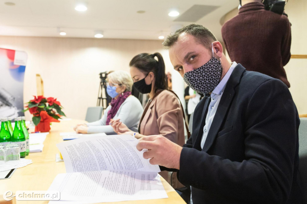 Pierwsze umowy o wsparcie dla gastro i fit podpisane