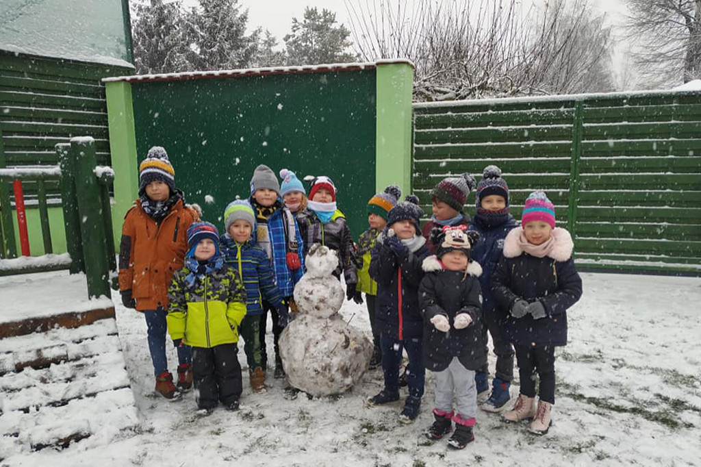 Przedszkolaki z Brzdąca w zimowym nastroju