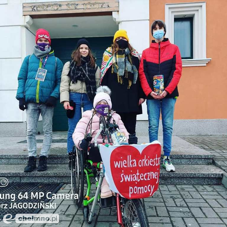 Piękny gest! Podarowała wylicytowane serduszko