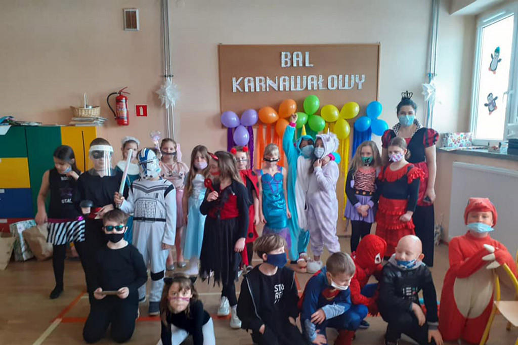Barwny i wesoły Bal Karnawałowy w Katoliku