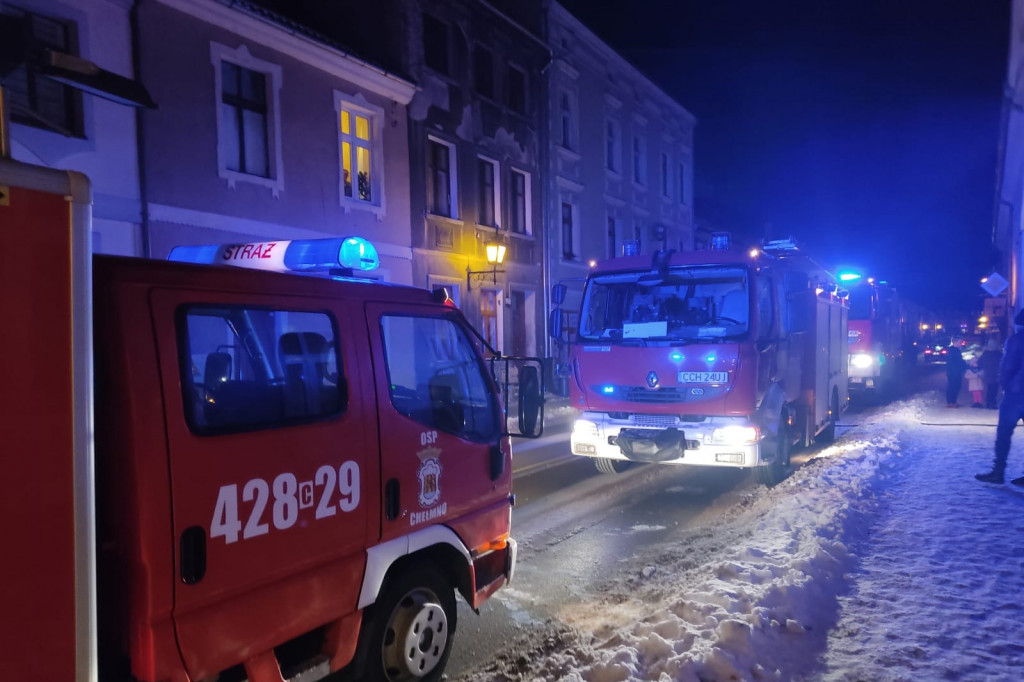7 osób ewakuowanych z zadymionej kamienicy przy ul. 22 Stycznia