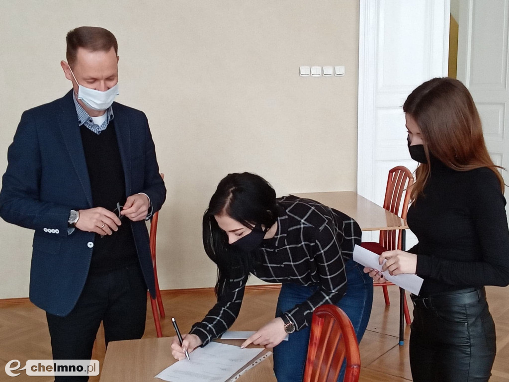 Ufundowane stypendia dla uczennic ZS nr 2
