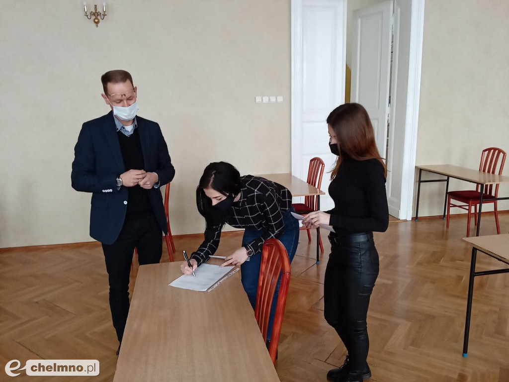Ufundowane stypendia dla uczennic ZS nr 2