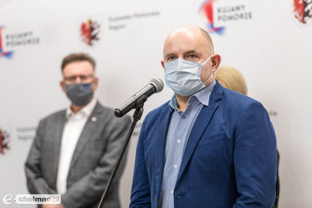Dwieście kurtko-śpiworów trafi do bezdomnych