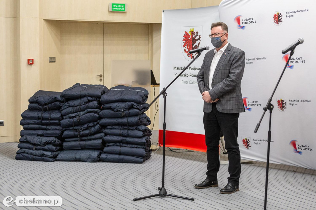 Dwieście kurtko-śpiworów trafi do bezdomnych