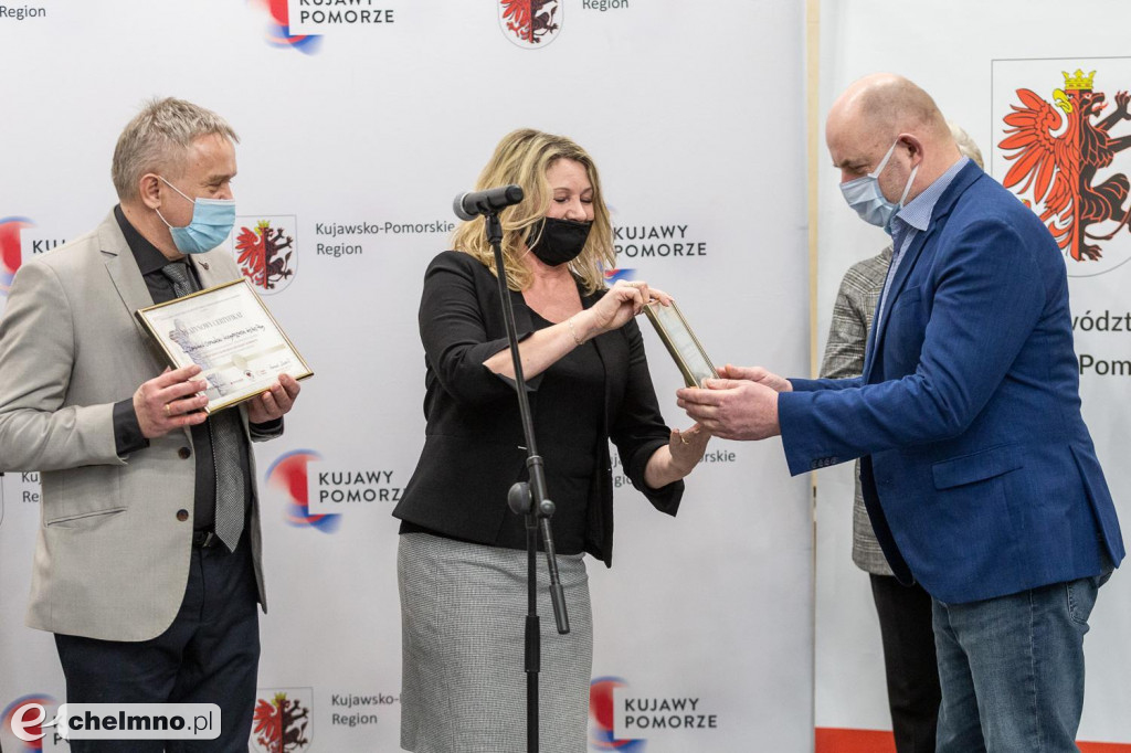 Dwieście kurtko-śpiworów trafi do bezdomnych