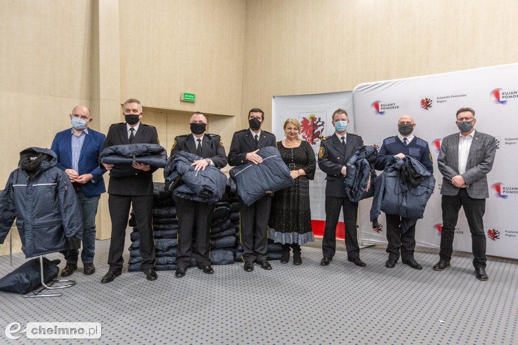 Dwieście kurtko-śpiworów trafi do bezdomnych