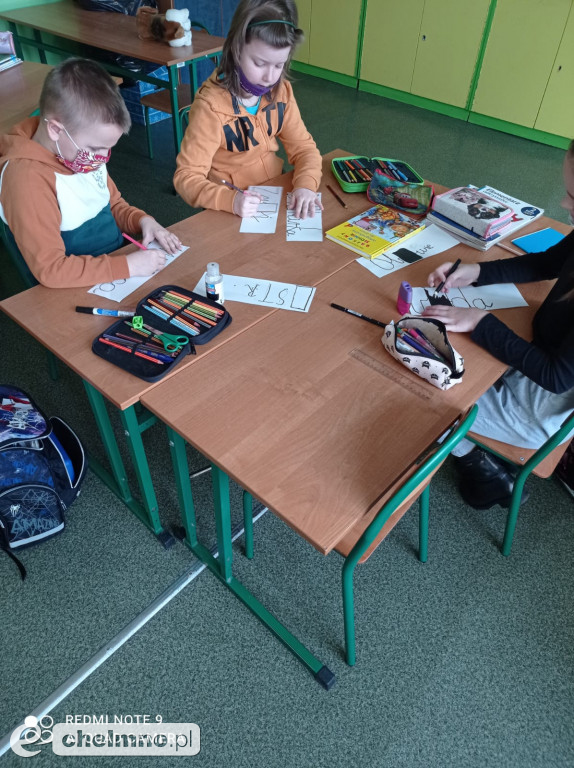 Zabawy z kolorową ortografią w Czwórce