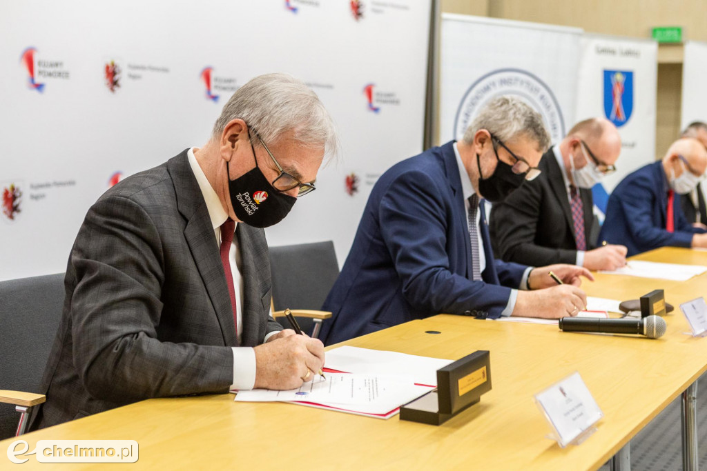 Przeszłość buduje naszą tożsamość i przyszłość