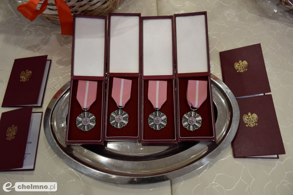 Otrzymali jubileuszowe medale na złote gody