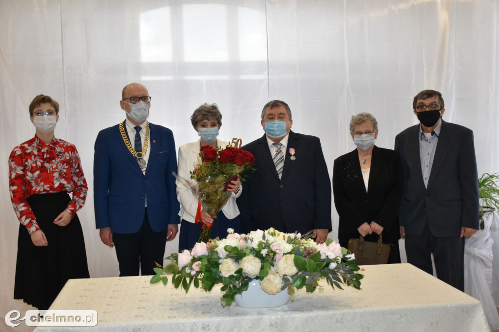 Otrzymali jubileuszowe medale na złote gody