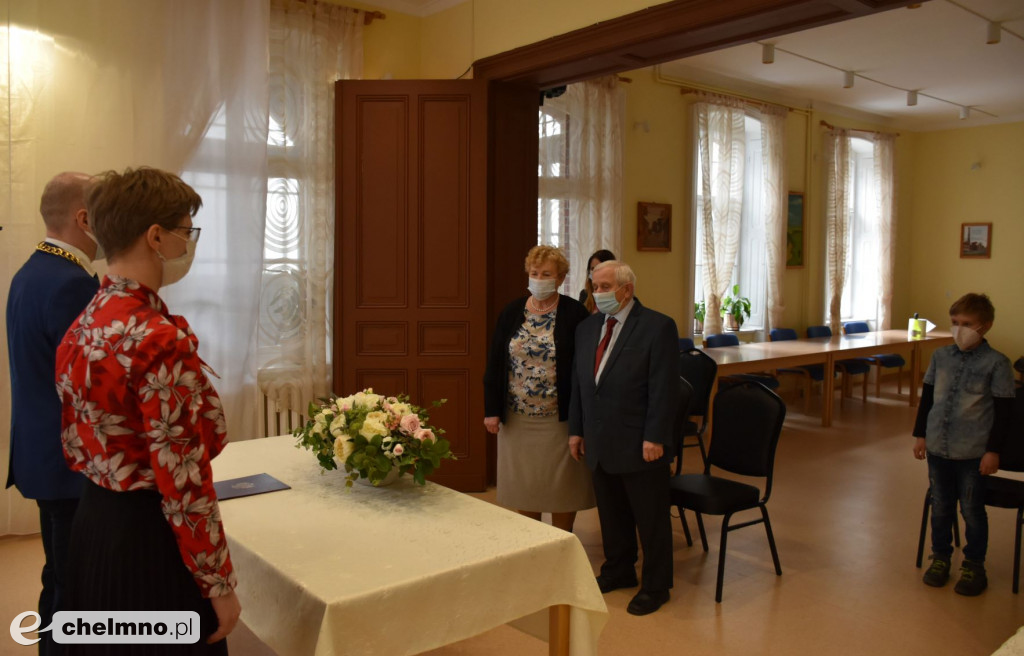 Otrzymali jubileuszowe medale na złote gody