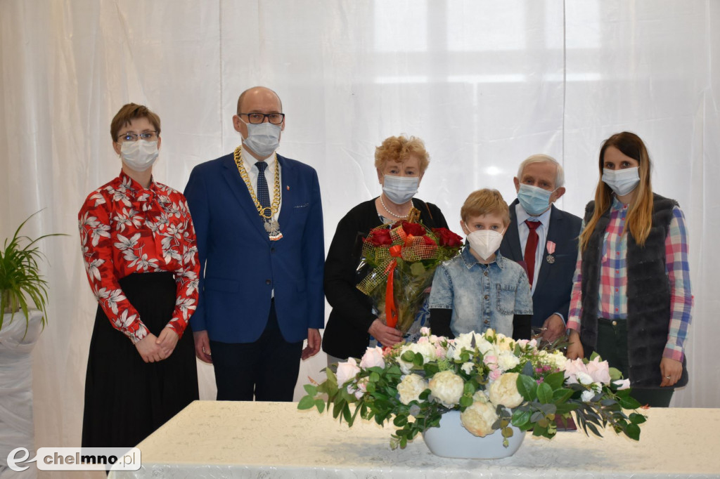 Otrzymali jubileuszowe medale na złote gody