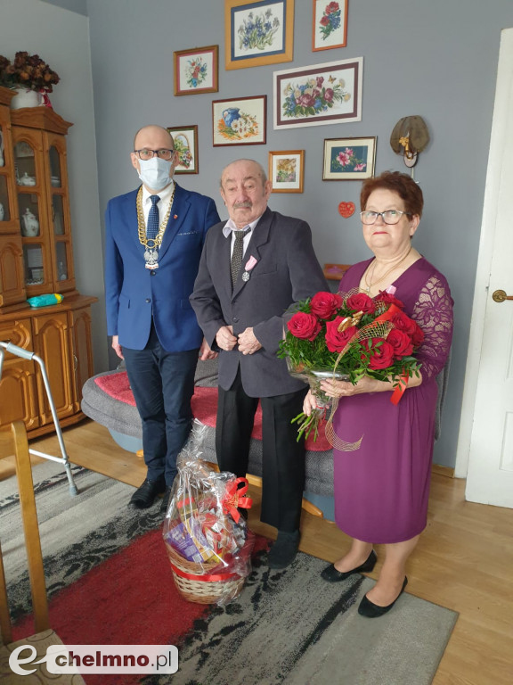 Otrzymali jubileuszowe medale na złote gody