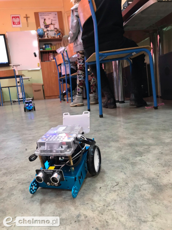 Ciekawe zajęcia z robotyki w Czwórce