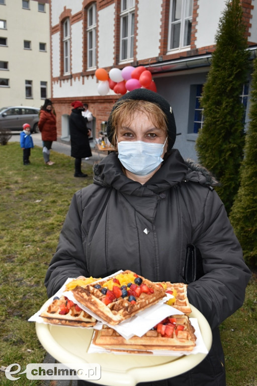 Pomagali na słodko. Święto gofra w Unisławiu