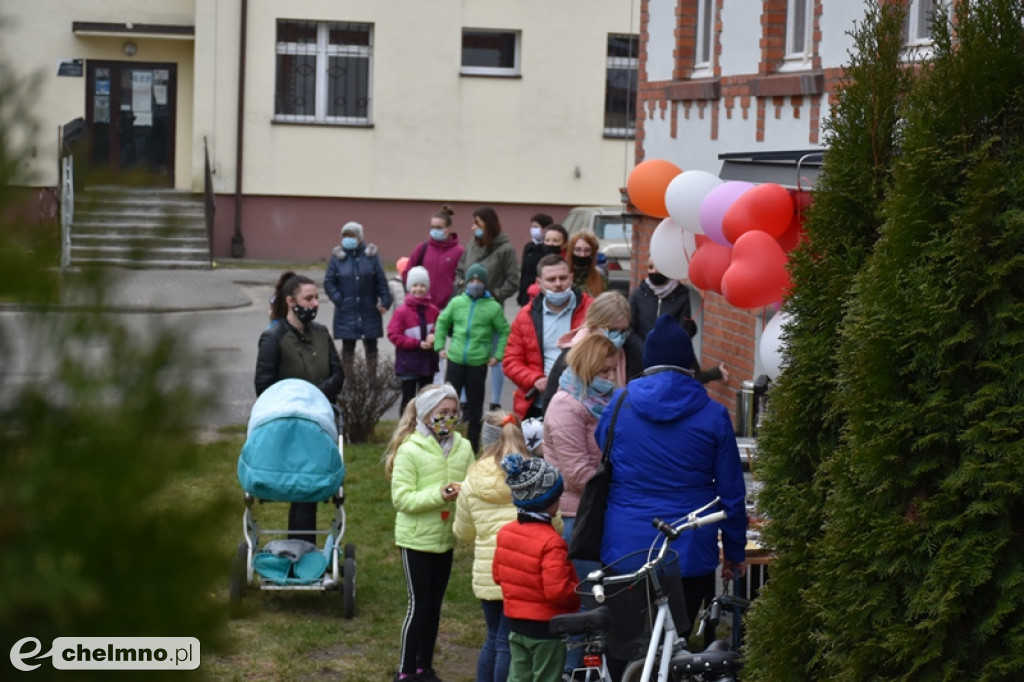 Pomagali na słodko. Święto gofra w Unisławiu