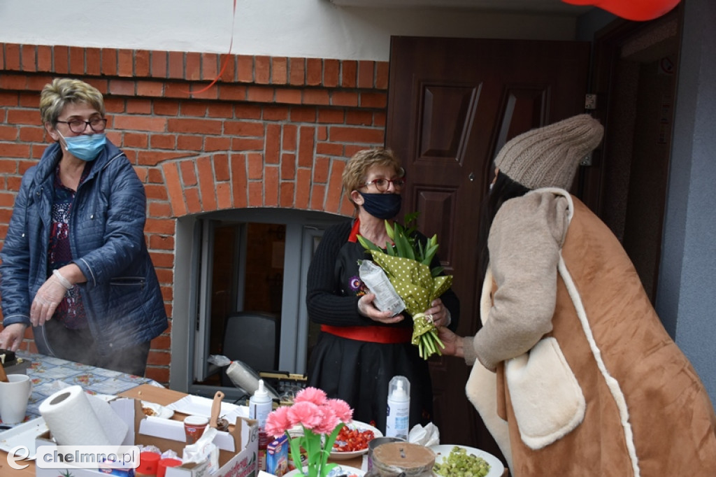 Pomagali na słodko. Święto gofra w Unisławiu
