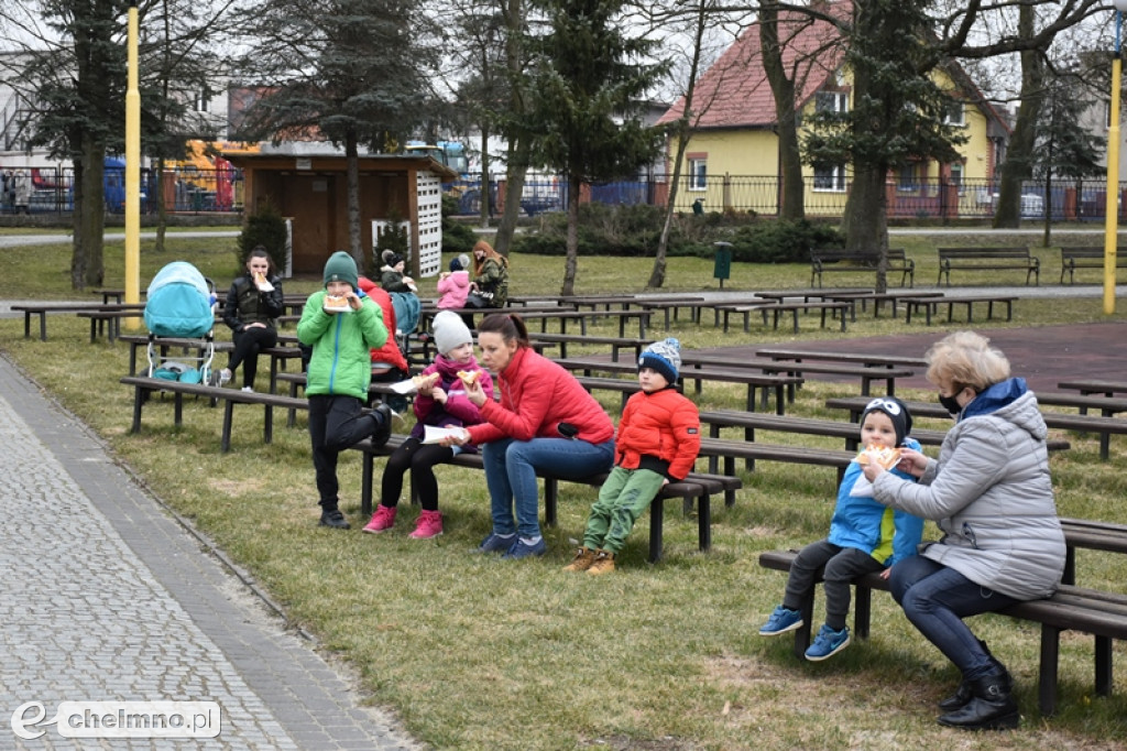Pomagali na słodko. Święto gofra w Unisławiu
