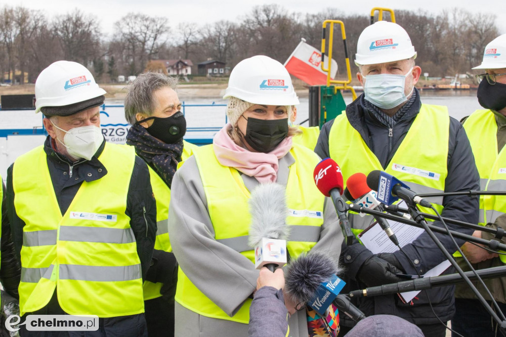 Konferencja prasowa na nabrzeżu wiślanym