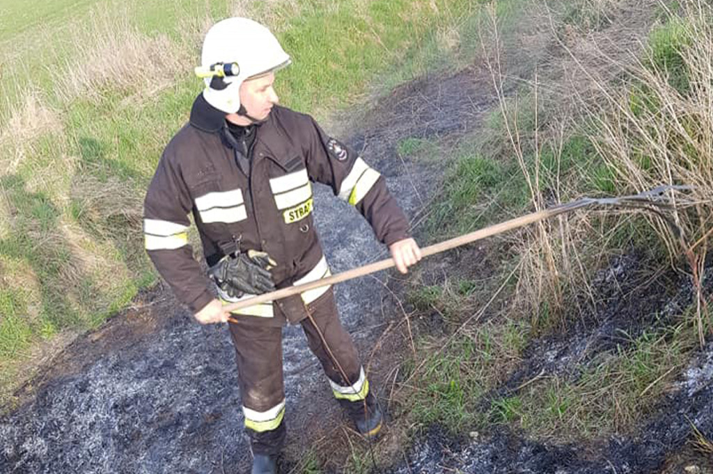 Pożar nieużytków trawy w Raciniewie