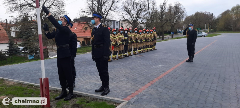 Chełmińscy strażacy upamiętnili Dzień Flagi