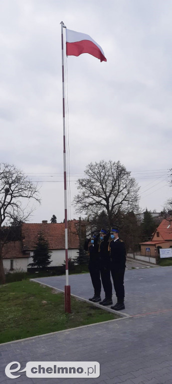 Chełmińscy strażacy upamiętnili Dzień Flagi