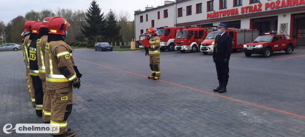 Chełmińscy strażacy upamiętnili Dzień Flagi