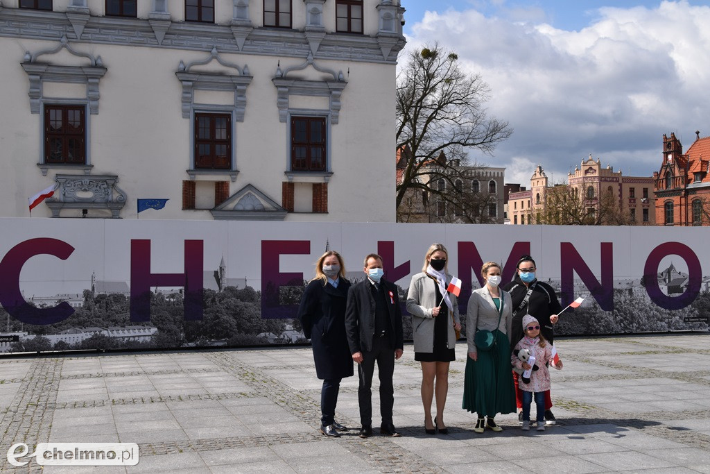 Z ratusza wybrzmiały dziś pieśni patriotyczne