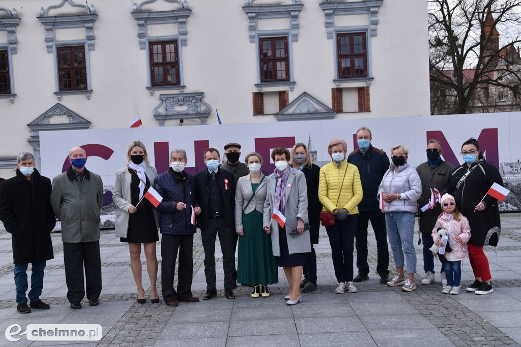 Z ratusza wybrzmiały dziś pieśni patriotyczne