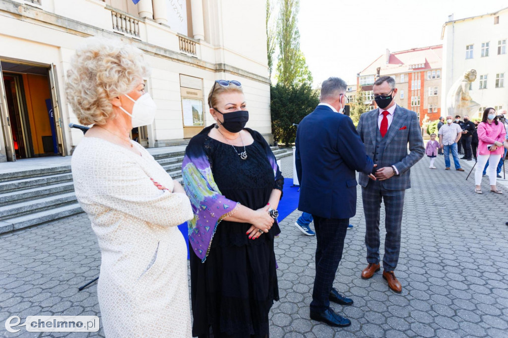 Niech dobrze służy po wsze czasy!