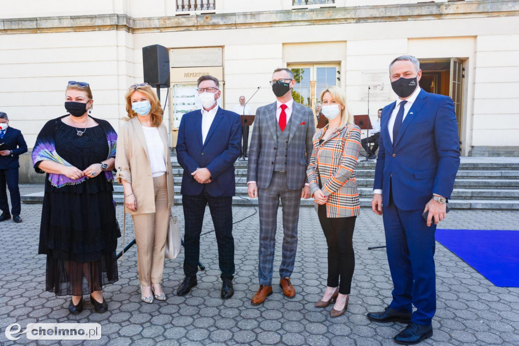 Niech dobrze służy po wsze czasy!