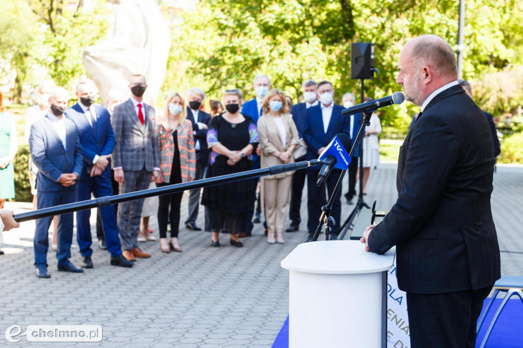Niech dobrze służy po wsze czasy!