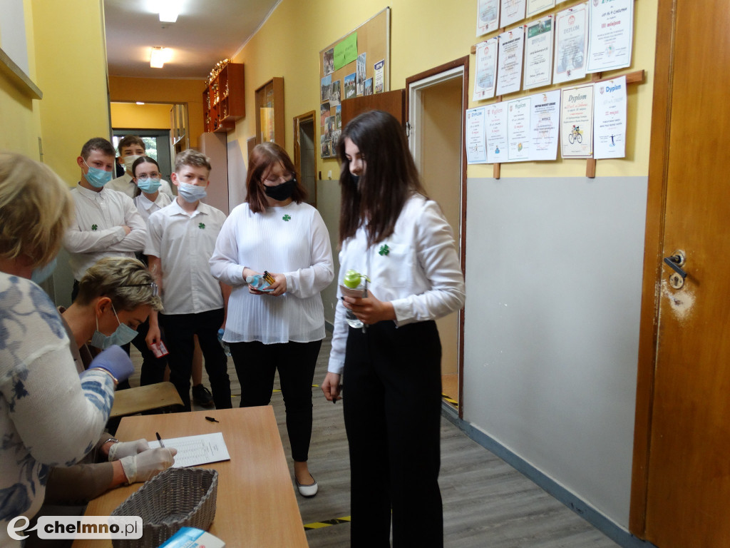 Fotogaleria z egzaminów klas 8 w Czwórce