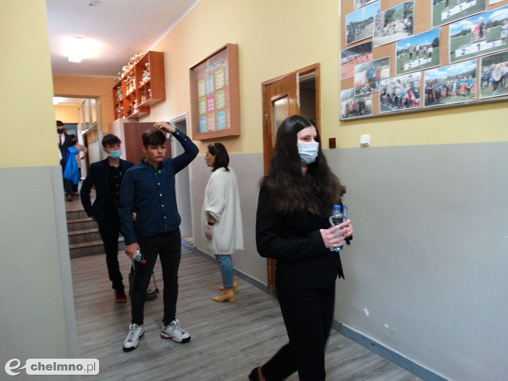 Fotogaleria z egzaminów klas 8 w Czwórce